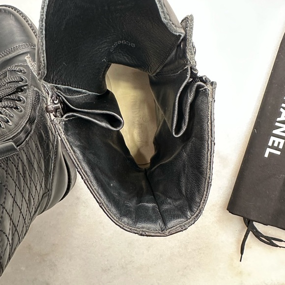 Chanel Leather CC Combat boots size 39.5 - Picture 12 of 14
